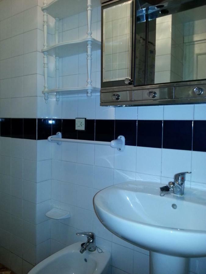 Piscina Bonita Gamonal Apartment เบนัลมาเดนา ภายนอก รูปภาพ