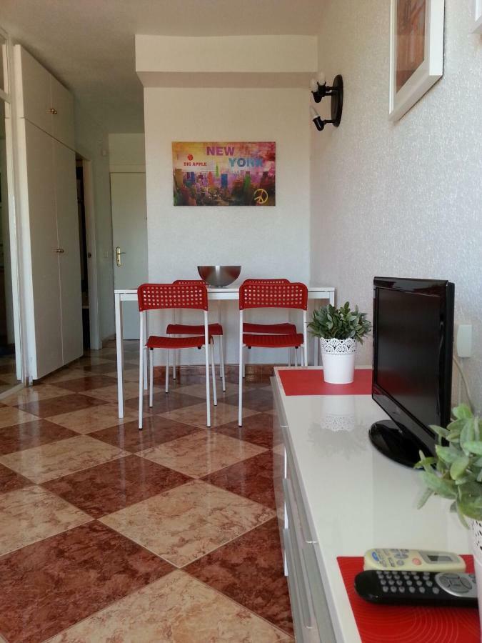 Piscina Bonita Gamonal Apartment เบนัลมาเดนา ภายนอก รูปภาพ